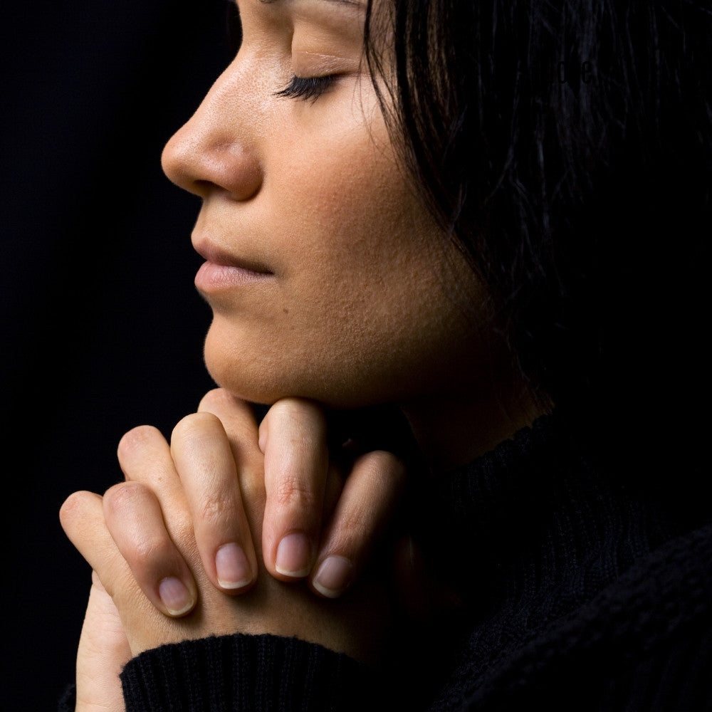 woman praying